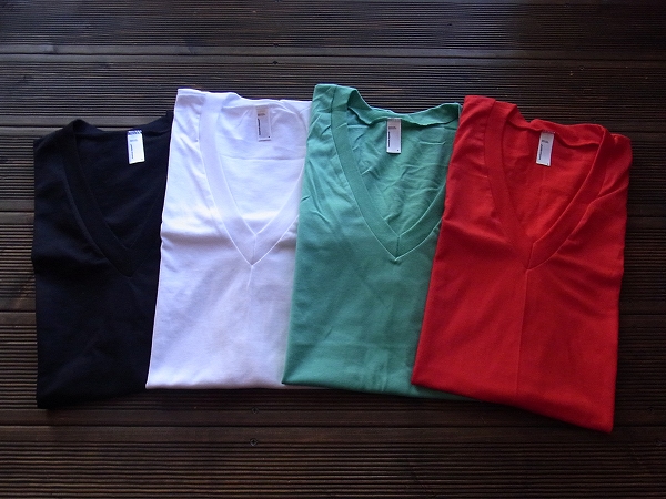 画像: アメリカンアパレル【アメリカ製】100%コットンVネックTシャツ ４色 ３サイズ(XS/S/M)